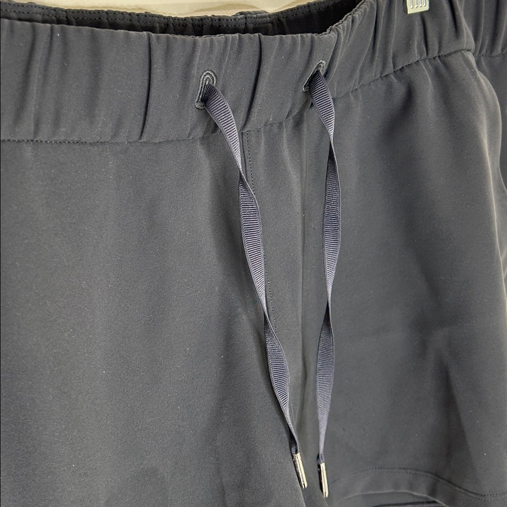 Lululemon On The Fly Short *Woven *2.5" Black Size 12 - Picture 12 of 16